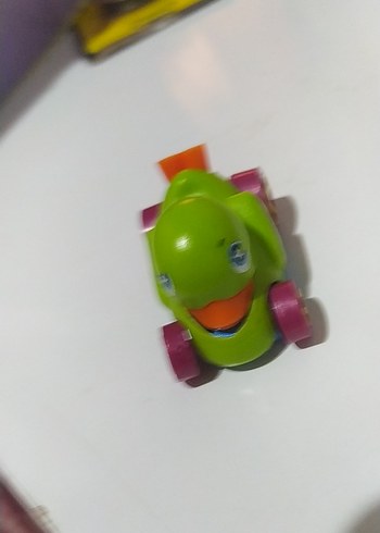 Renkli Oyuncak Araba - Görsel 3