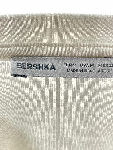 m Beden beyaz Renk Bershka T-shirt %70 İndirimli.