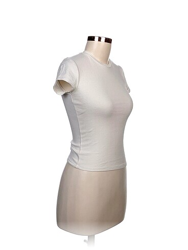 Bershka Bershka T-shirt %70 İndirimli.