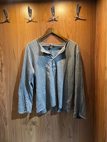 H&m t shirt