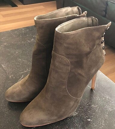 Vince Camuto vizon bot
