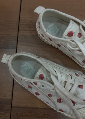 Kız Çocuk Çilekli Sneakers - Görsel 2