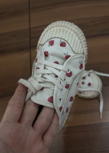 Kız Çocuk Çilekli Sneakers - Görsel 4