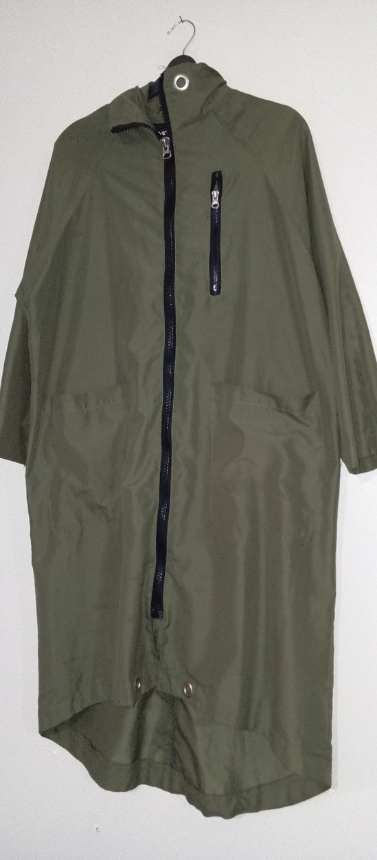 Kapüşonlu Haki Uzun Kadın Yağmurluk - Görsel 2