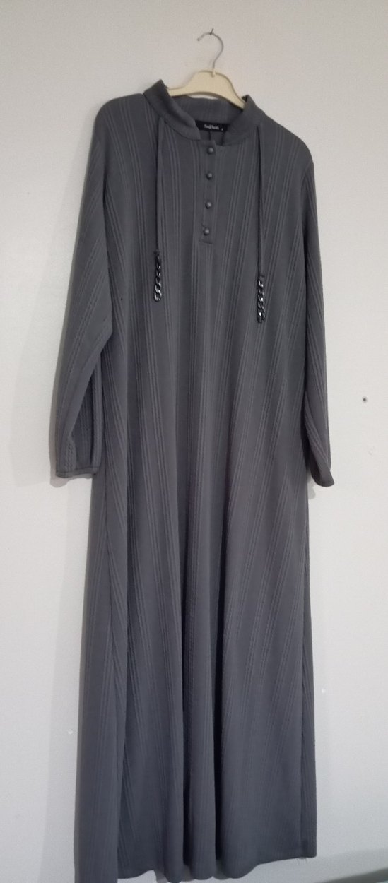 Gri Uzun Pilili Kadın Elbise - Görsel 2