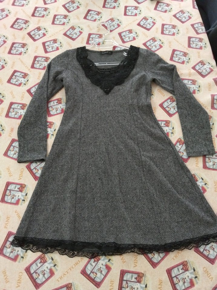 Dantel Detaylı Gri V Yaka Triko Elbise - Görsel 3