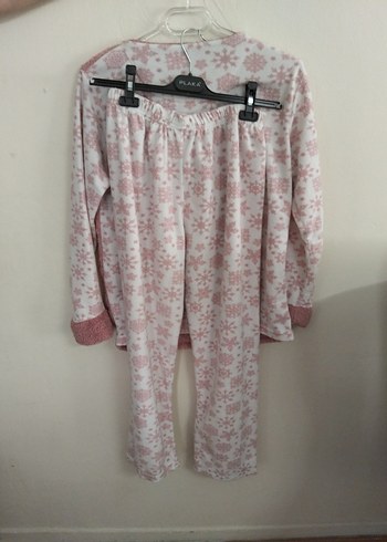 Diğer Pembe Nakışlı Uzun Kollu Kadın Pijama Takımı