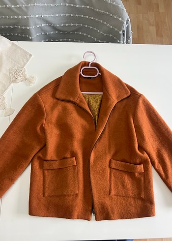 zara 44