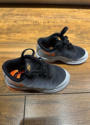 23 Beden Orijinal 23.5 numara Nike spor ayakkabı