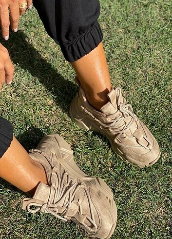 Kadın Bağcık Detaylı Sneaker