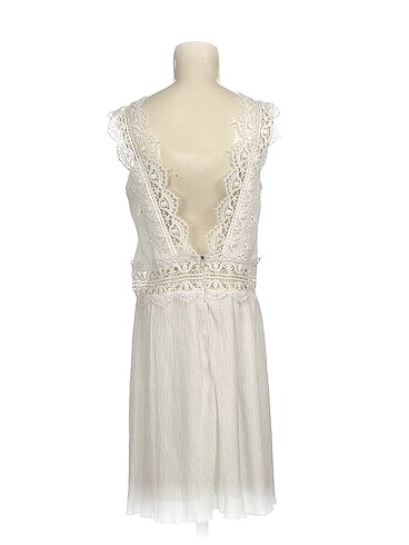 s Beden PreLoved Kısa Elbise %70 İndirimli.