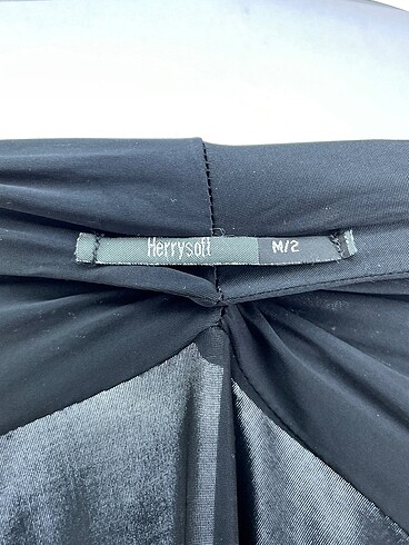 m Beden siyah Renk PreLoved Bluz %70 İndirimli.