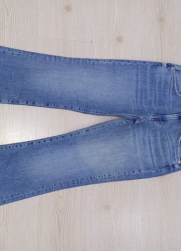 Zara Zara 