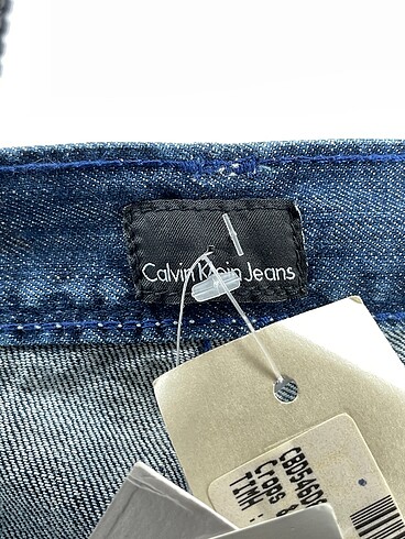 42 Beden çeşitli Renk Calvin Klein Mini Şort %70 İndirimli.