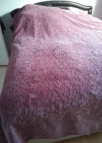 Mor Kabartmalı Yatak Örtüsü - Görsel 4