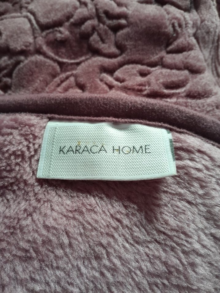 Mor Kabartmalı Yatak Örtüsü - Görsel 3