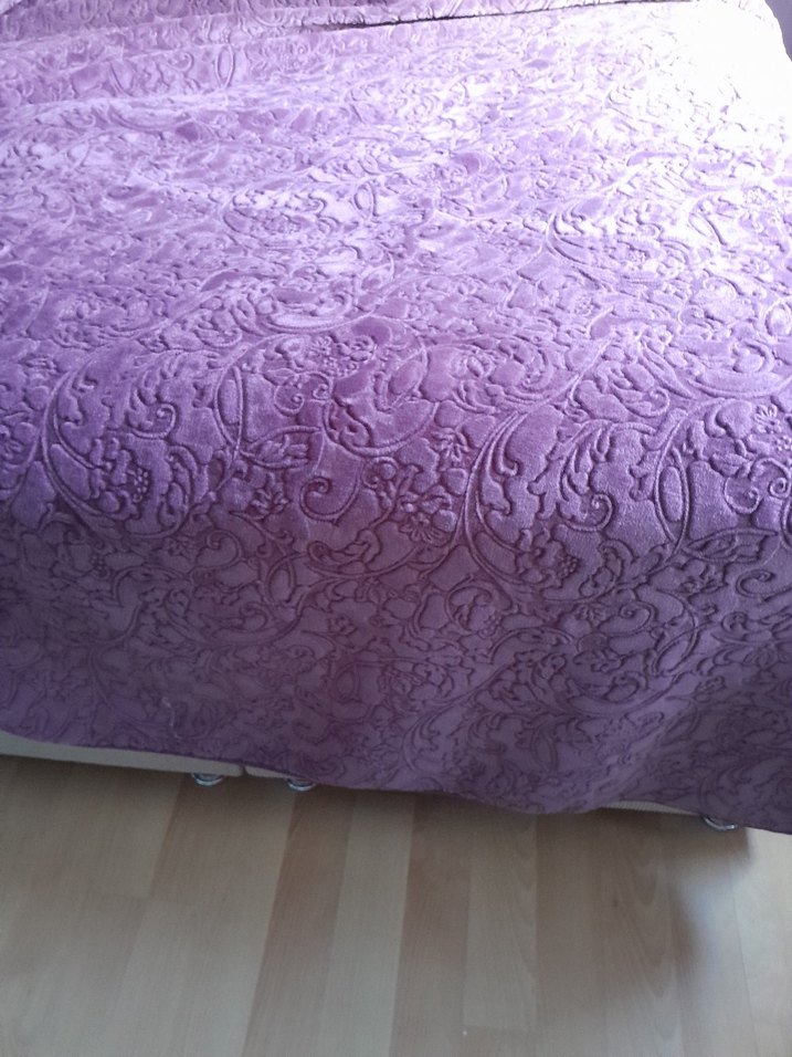 Mor Kabartmalı Yatak Örtüsü - Görsel 2