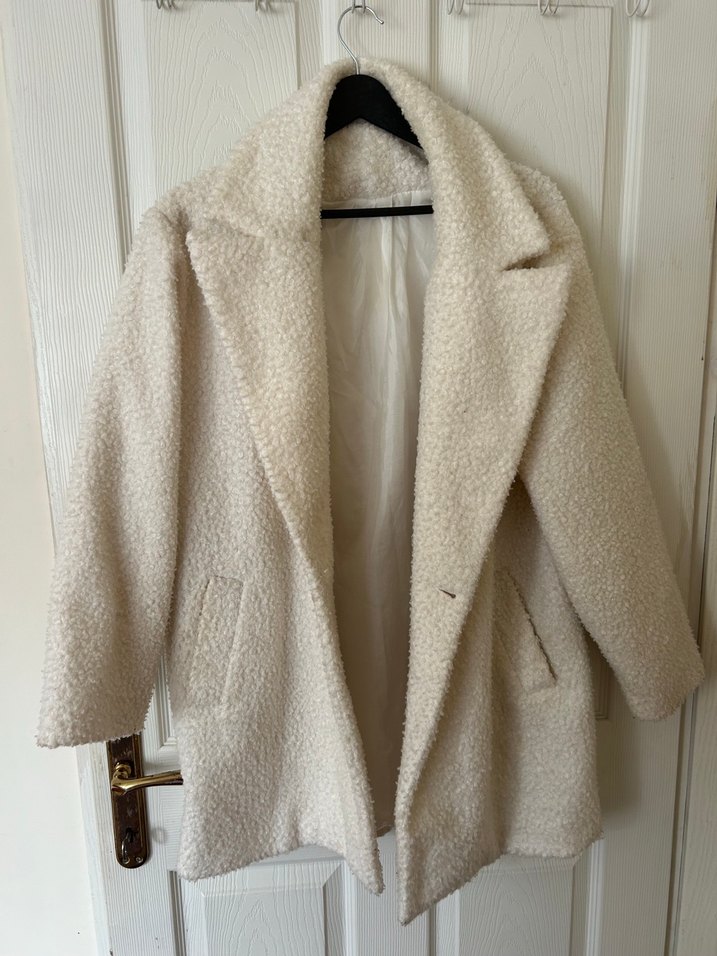 Düğmeli Beyaz Midi Kadın Kaban - Görsel 2