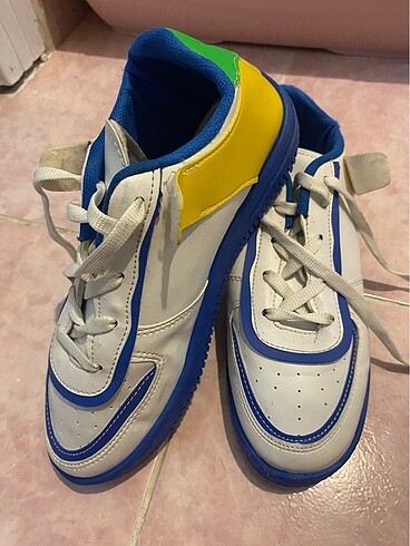 NIKE AYAKKABI RENKLİ