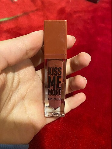 Flormar kiss me more ruj