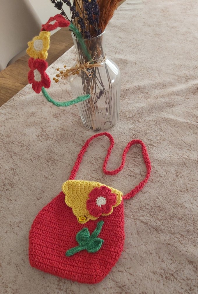 Renkli Nakışlı Örgü Çiçekli Kız Çanta ve Taç Seti - Görsel 3