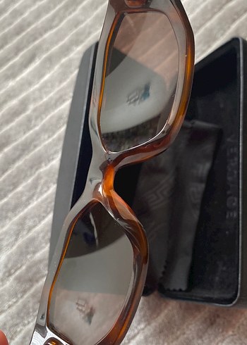 Versace Altın Tokalı Kadın Gözlüğü - Görsel 9