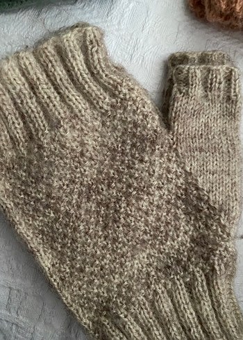 Örgü Parmaksız Kadın Eldiveni - Görsel 4