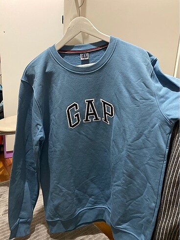 Gap sweatshirt