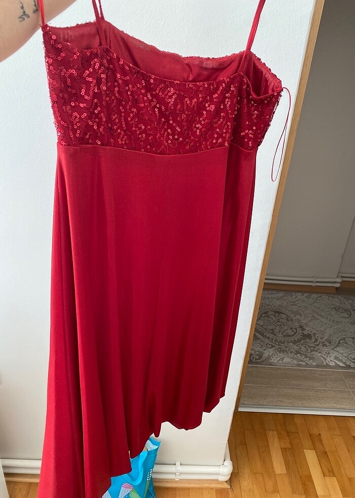 Kırmızı abiye - Görsel 2