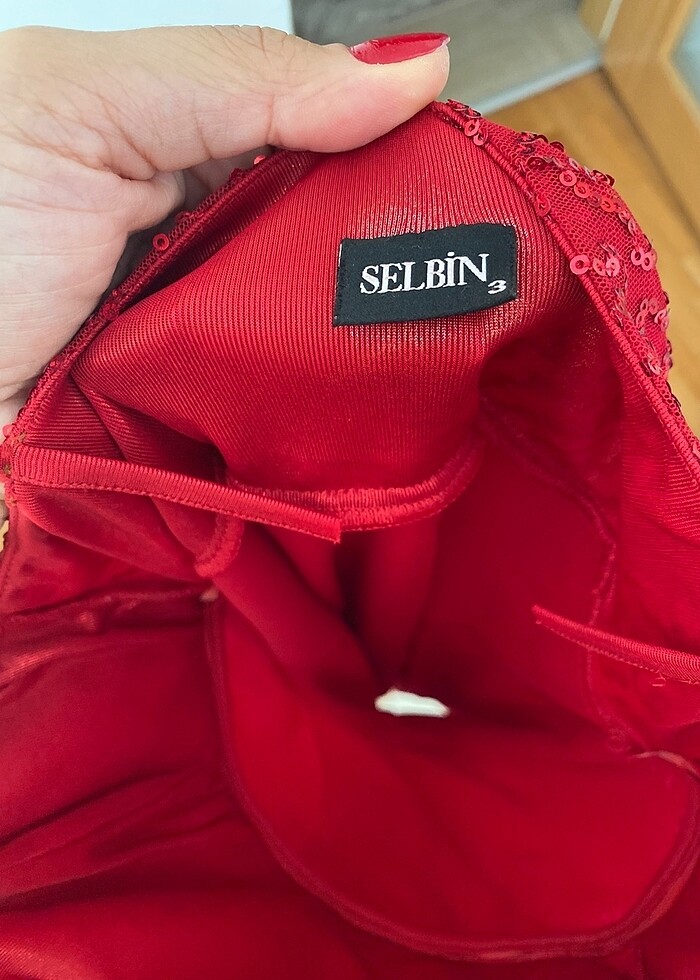 Kırmızı abiye - Görsel 3