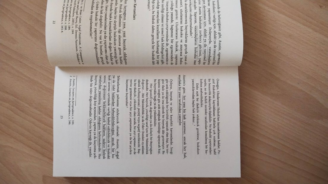 Çağdaş Hukuk Düşüncesine Giriş Kitabı - Görsel 2