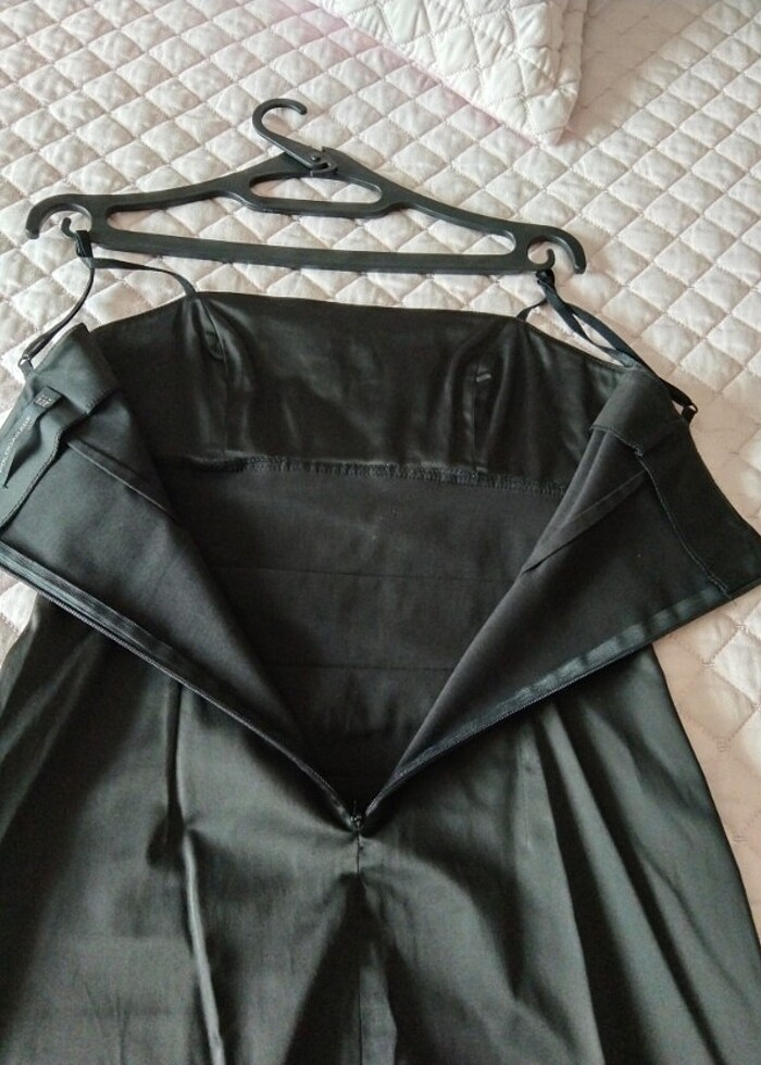 Kısa ince askılı dar elbise - Görsel 3