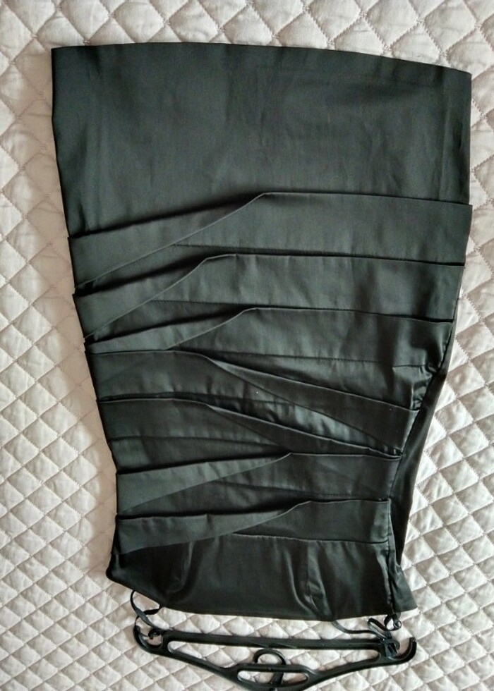 Kısa ince askılı dar elbise - Görsel 5