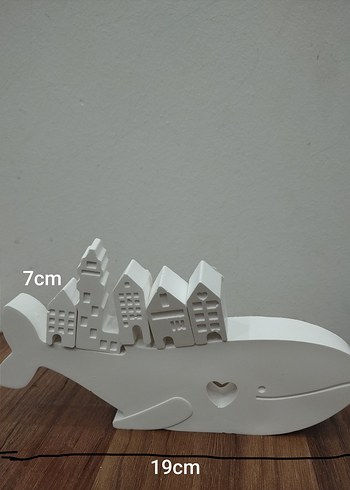 Beyaz
Balina ve Evler Dekoru - Görsel 2