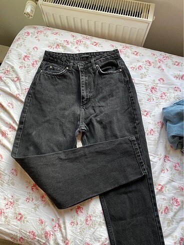 mom jean