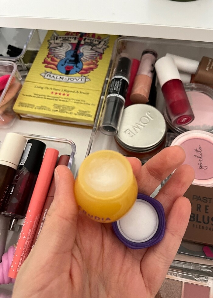 dudak nemlendiricisi - Görsel 2