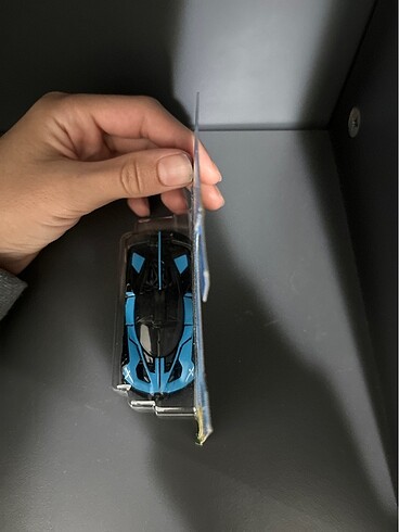 Beden Renk hotwheels buggatti bolide