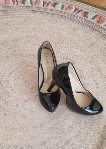 36 Beden Klasik Siyah Rugan Topuklu Kadın Stiletto