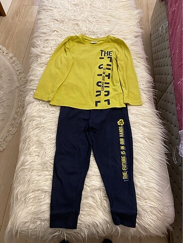 Erkek çocuk pijama takımı