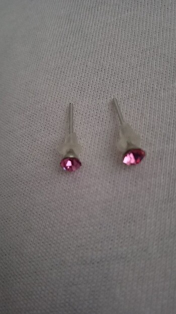 Pembe taşlı küpe
