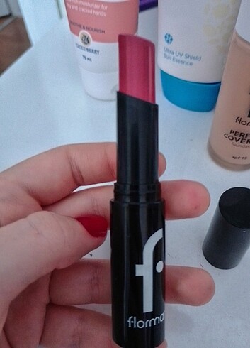  Beden pembe Renk Flormar lipstick 