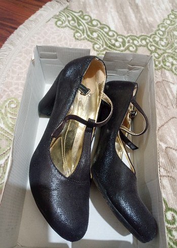 Siyah Süet Tokalı İnce Topuklu Kadın Ayakkabı - Görsel 4