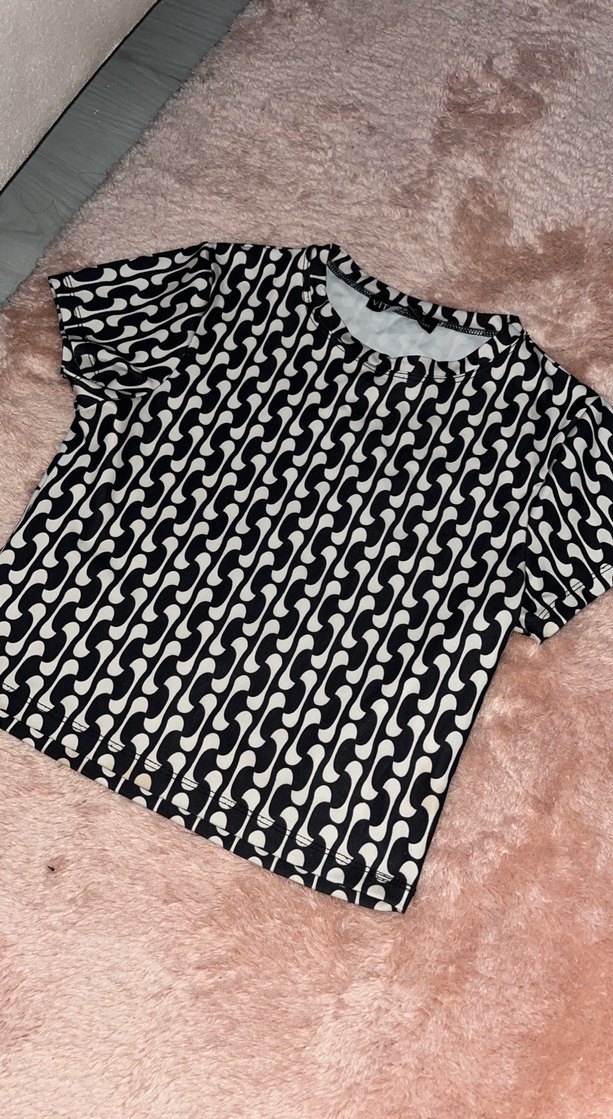 Desenli kadın crop üst - Görsel 2