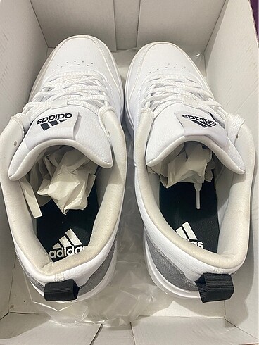 42 Beden Adidas spor ayakkabısı
