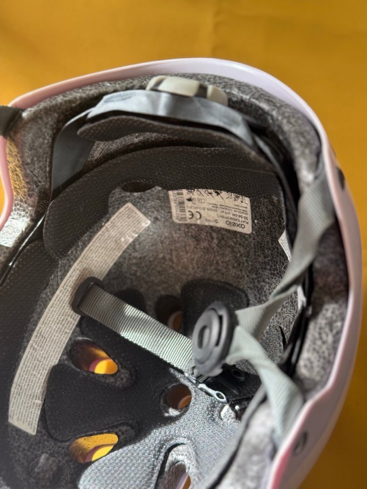 Decatlon Kırmızı Biker bisiklet 54cm Kaskı Velcro Bantlı - Görsel 2