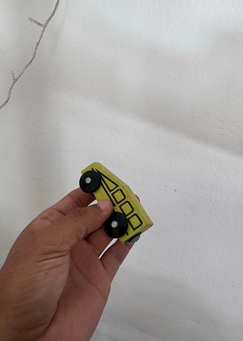 3 adet ahşap araba oyuncak