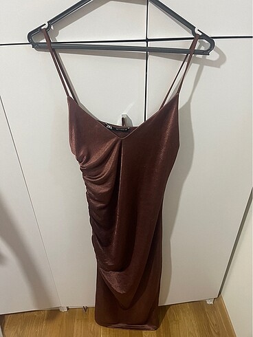 s Beden kahverengi Renk Zara büzgülü saten parlak elbise