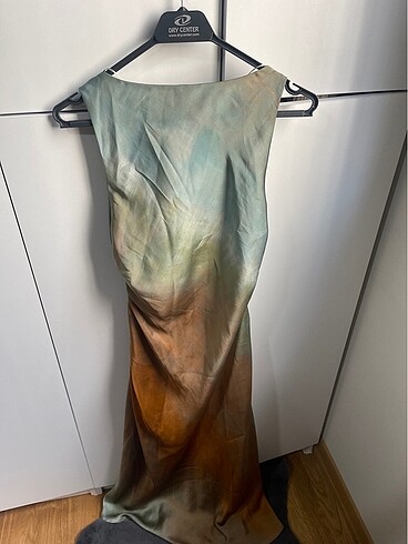 xs Beden Zara batik desenli midi elbise