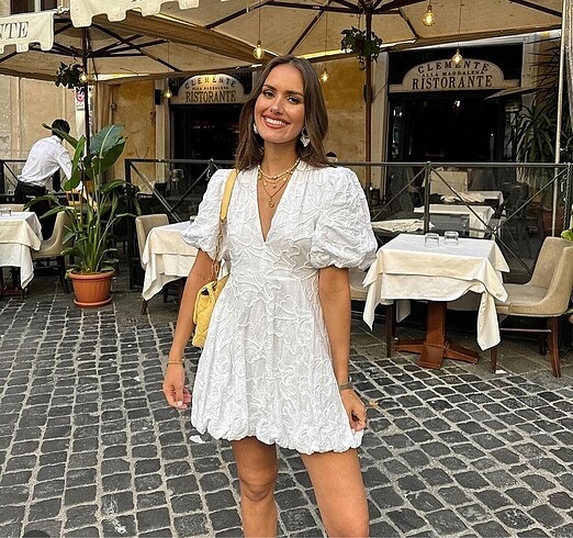 Zara işlemeli volanlı elbise
