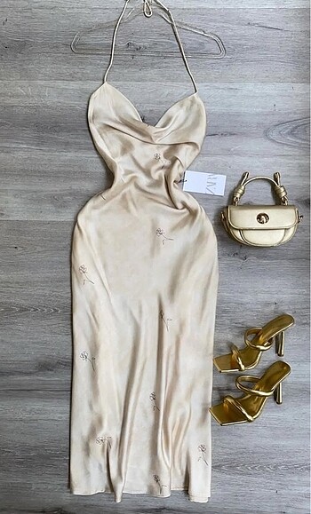 Zara desenli saten elbise cava